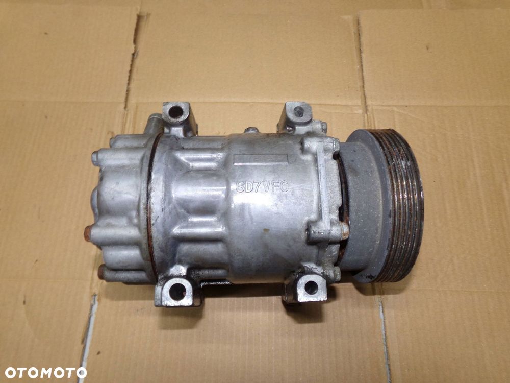 sprężarka klimatyzacji 926000097r duster sandero 1.4 1.6 - 3