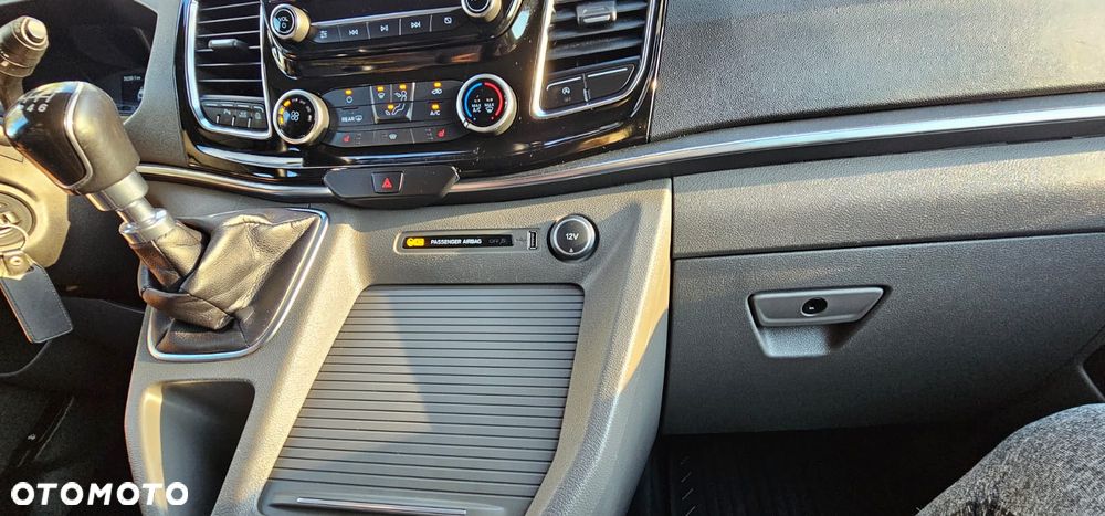 Ford Tourneo Custom - 6