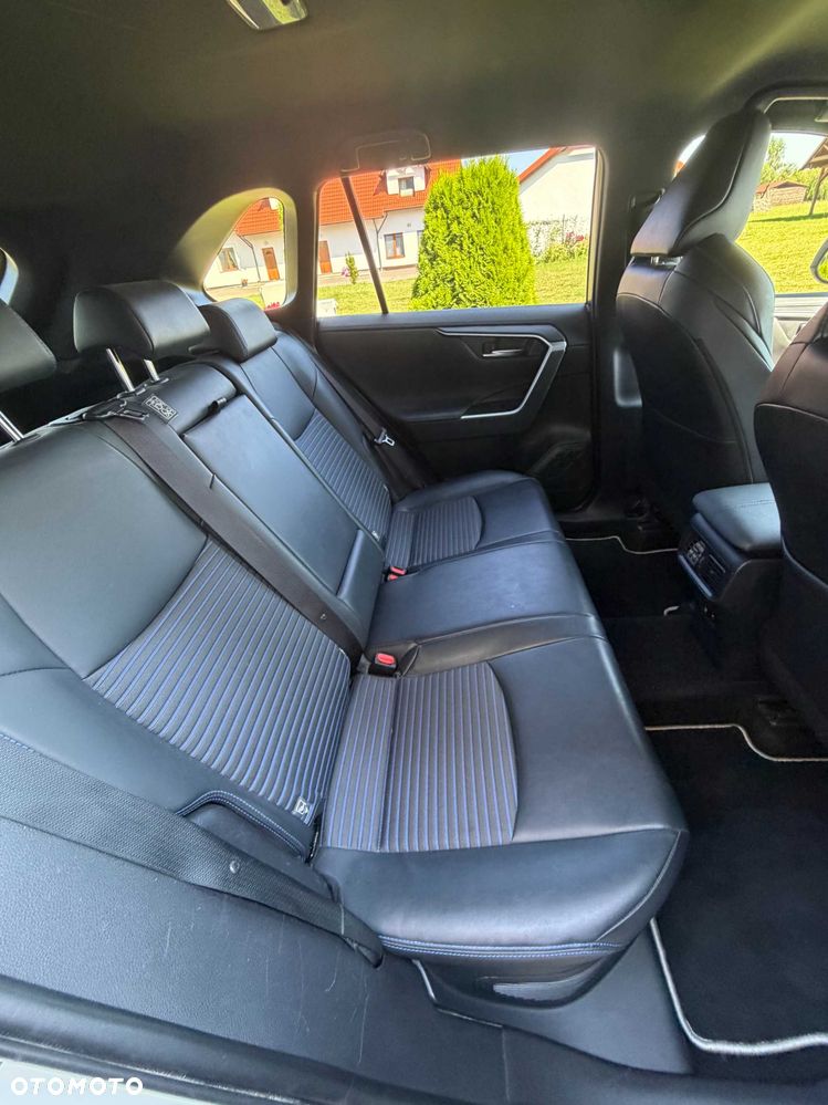 Toyota RAV4 - 8