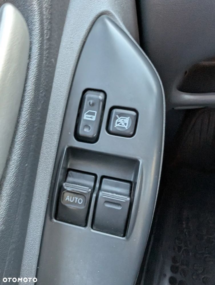 Toyota Yaris 1.3 - 32