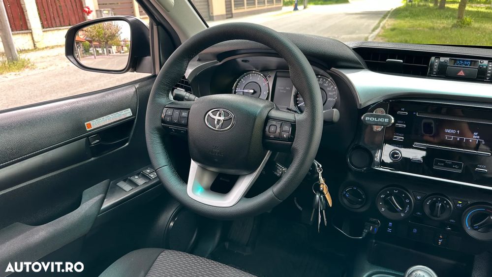 Toyota Hilux 2.4D 150CP 4x4 Double Cab 6MT Style - 19