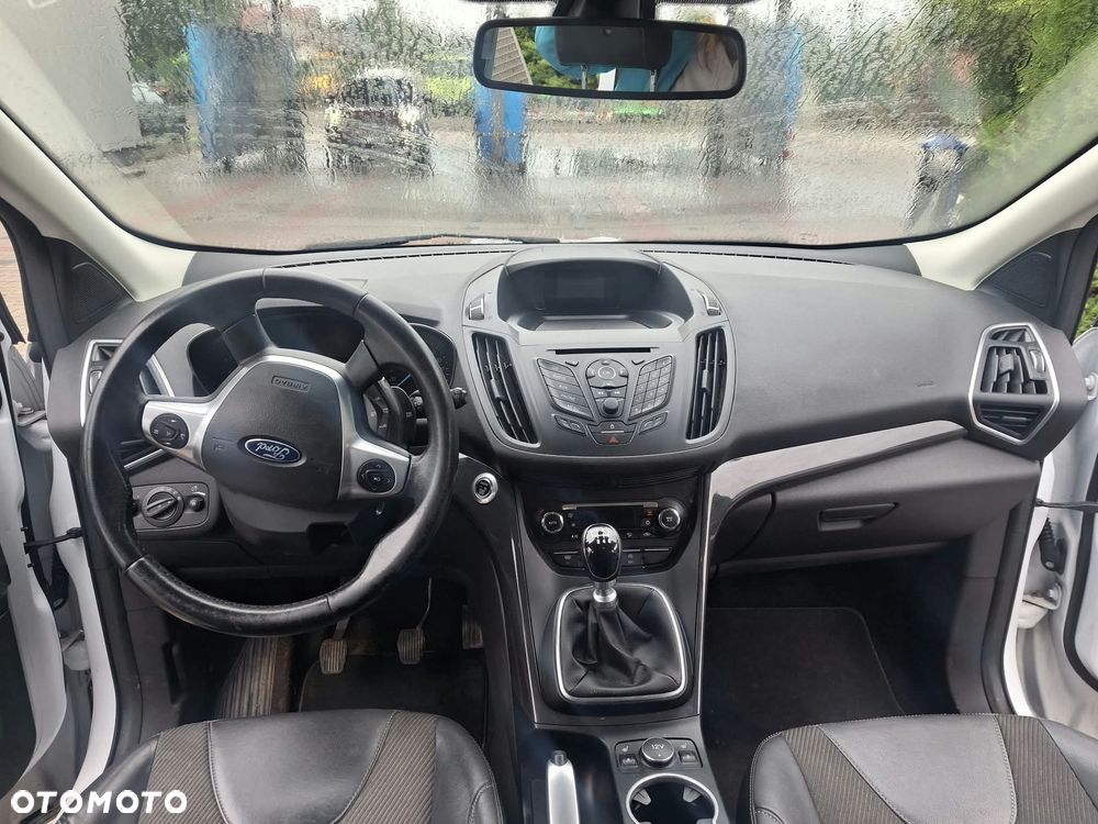Ford Kuga 2.0 TDCi 2x4 Titanium - 15