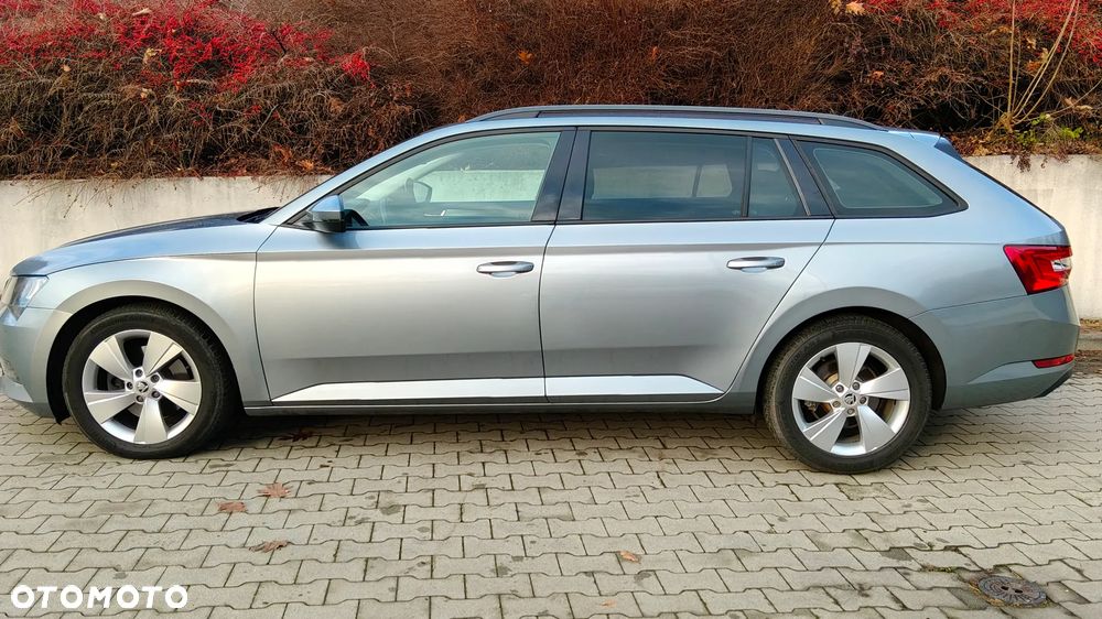 Skoda Superb 1.6 TDI DSG Ambition - 19