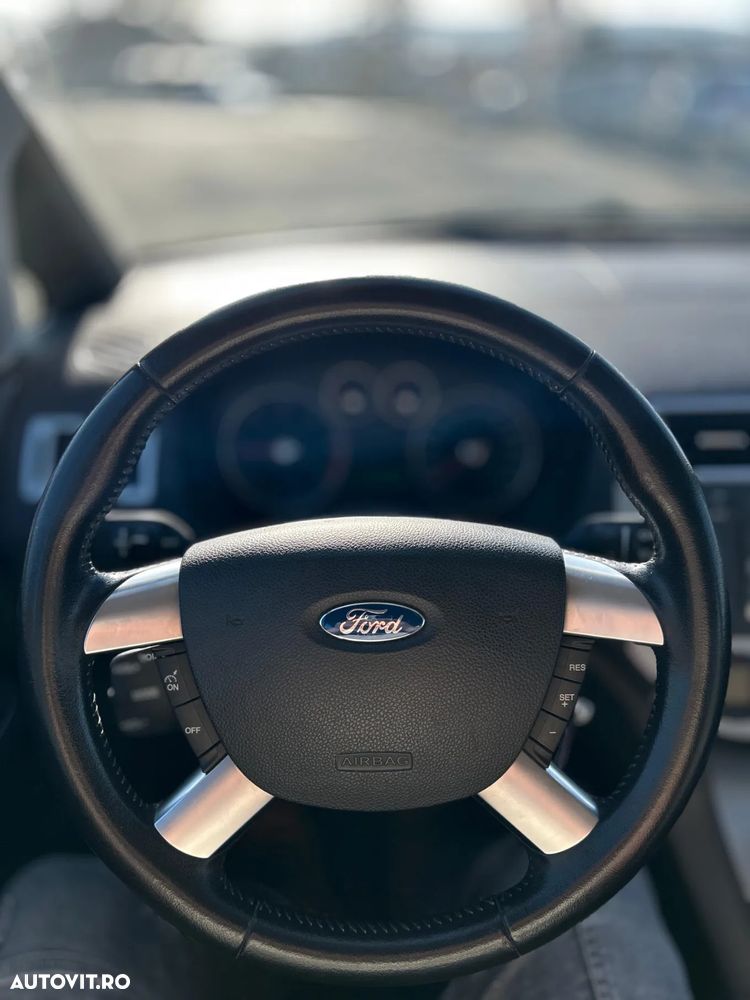 Ford C-Max - 3