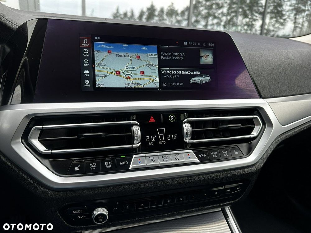 BMW Seria 3 320d Luxury Line - 25