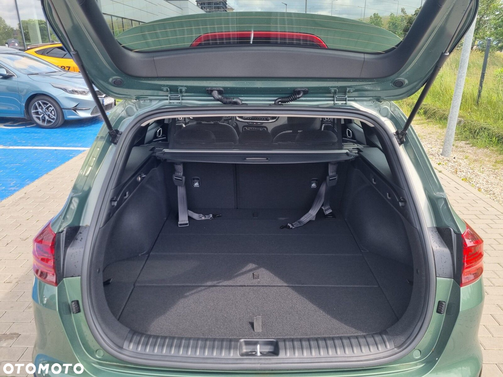 Kia Ceed - 8