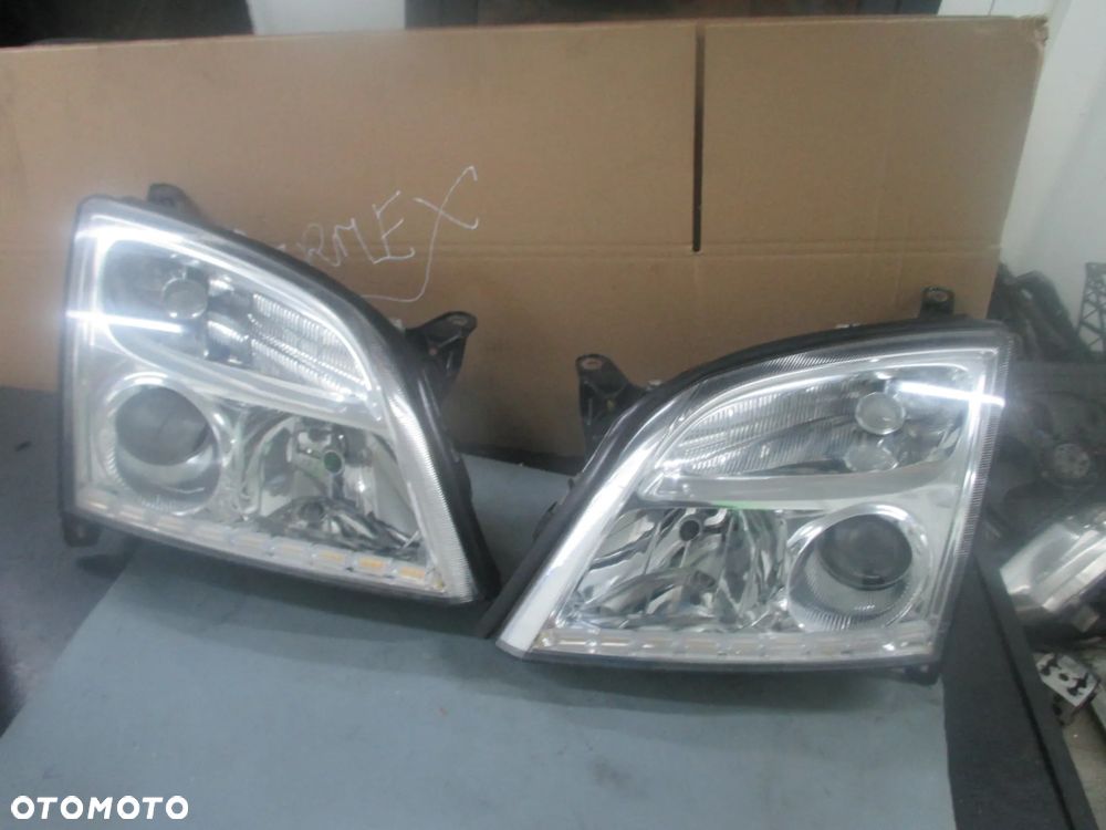 Lampa przednia Vectra C Signum Xenon Hella Europa - 1