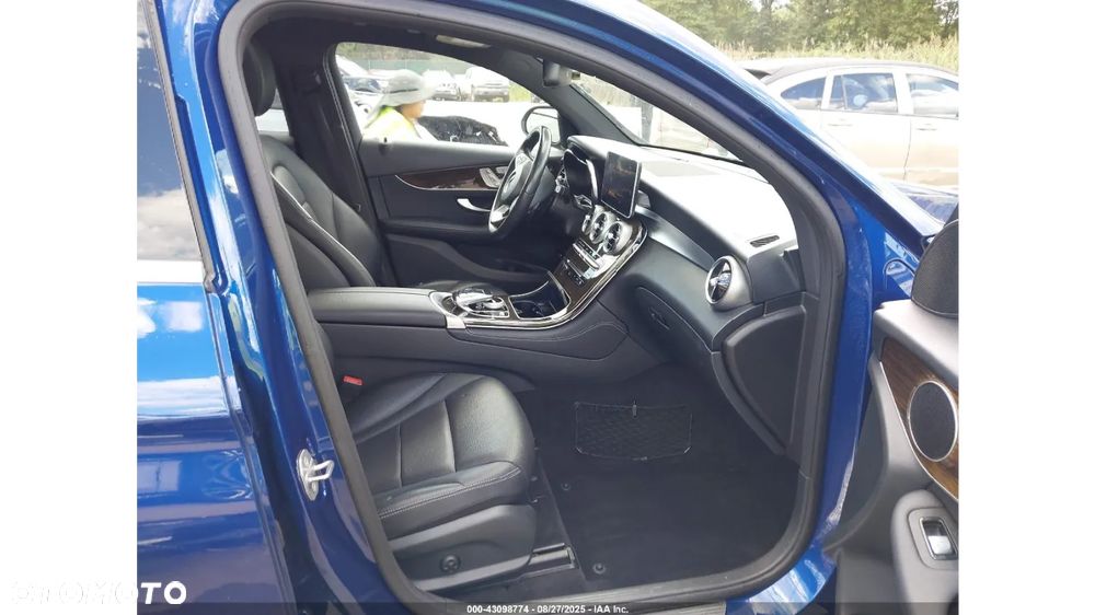 Mercedes-Benz GLC 300 Coupe 4Matic 9G-TRONIC - 11