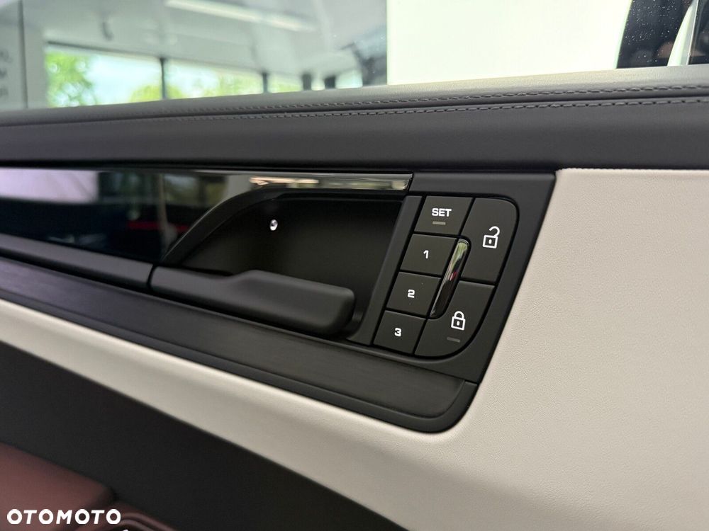 Porsche Cayenne - 12