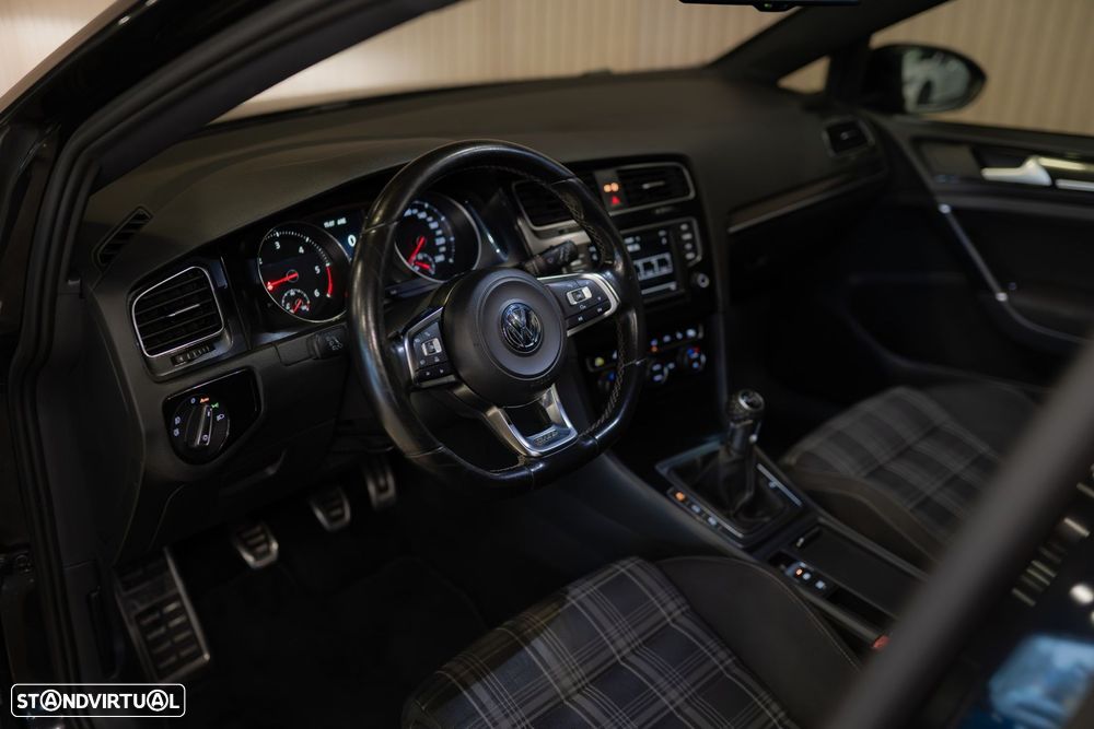 VW Golf GTD BlueMotion - 2