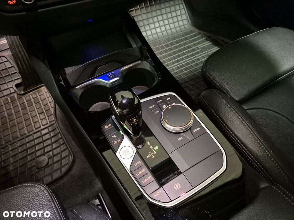 BMW Seria 1 118i Sport Line - 17