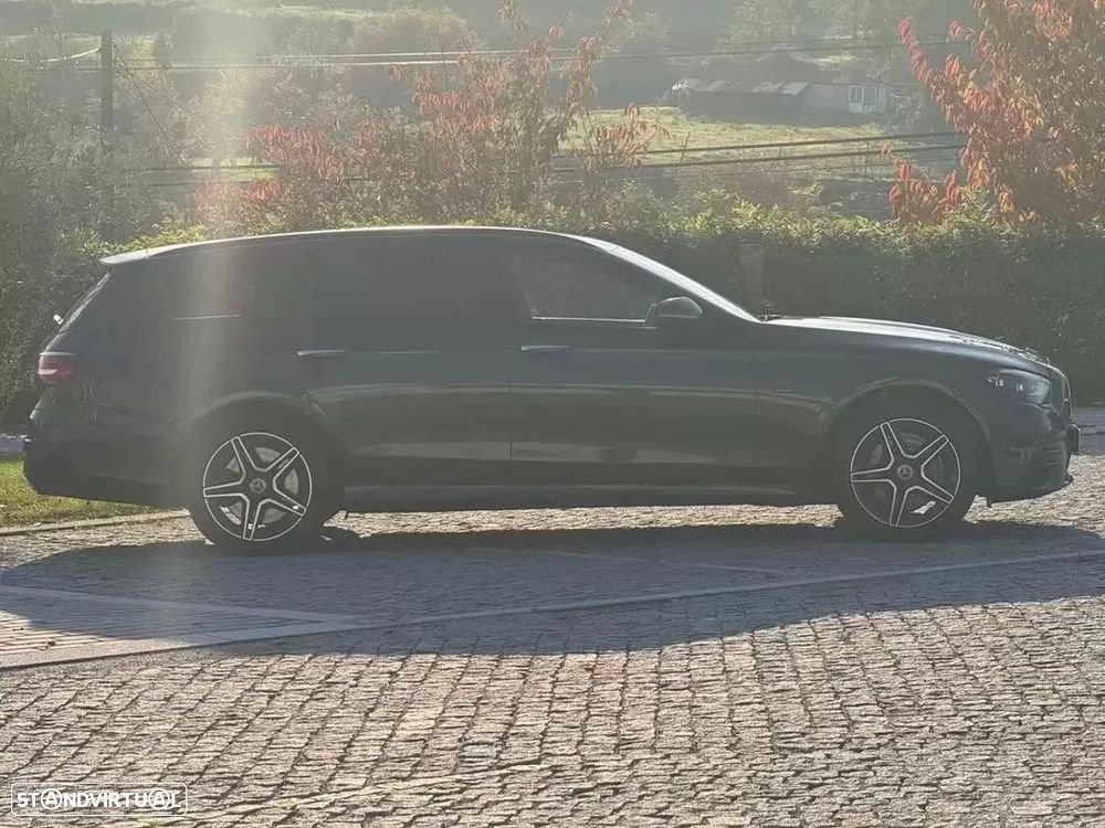 Mercedes-Benz E 300 de 4Matic 9G-TRONIC AMG Line - 31