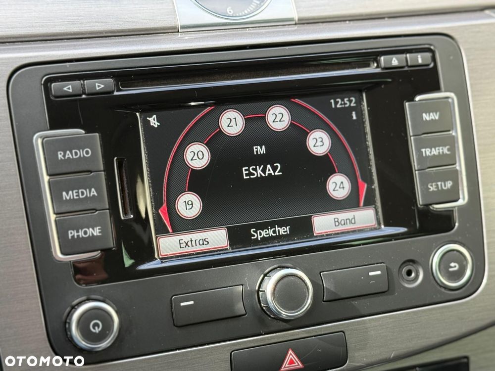 Volkswagen Passat 2.0 TDI SCR DSG Comfortline - 32