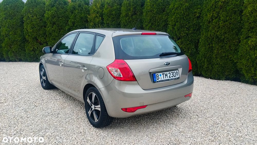 Kia Ceed 1.4 CVVT Spirit - 24