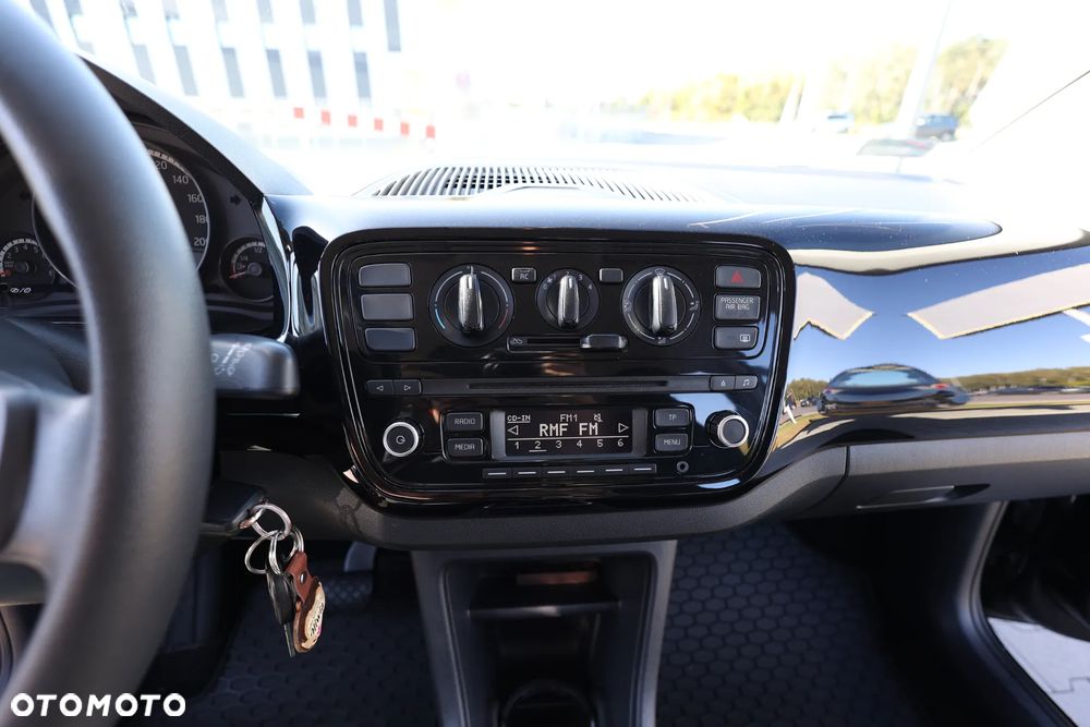 Volkswagen up! - 27