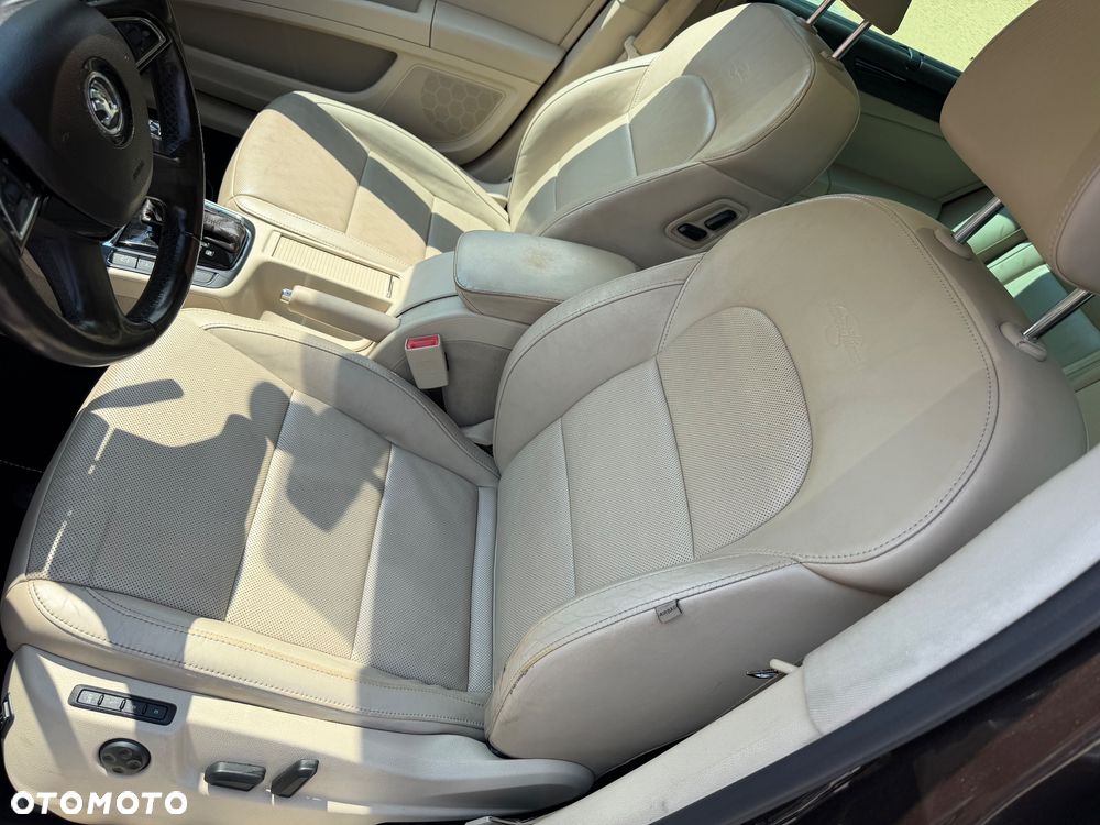 Skoda Superb 2.0 TDI 4x4 L&K DSG - 8