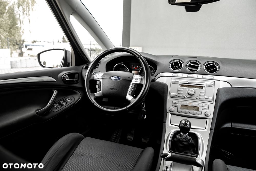 Ford S-Max 2.5 Titanium - 25