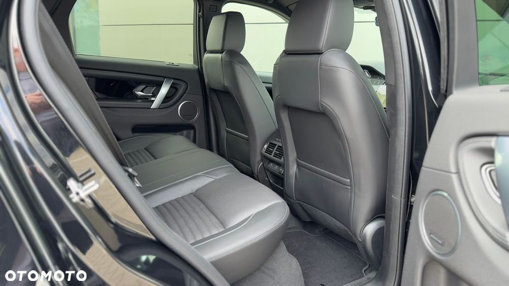Land Rover Discovery Sport - 11