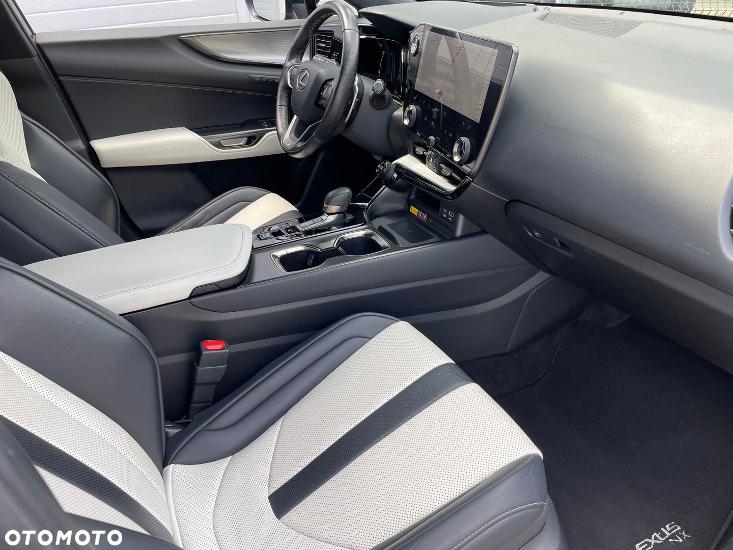 Lexus NX - 14