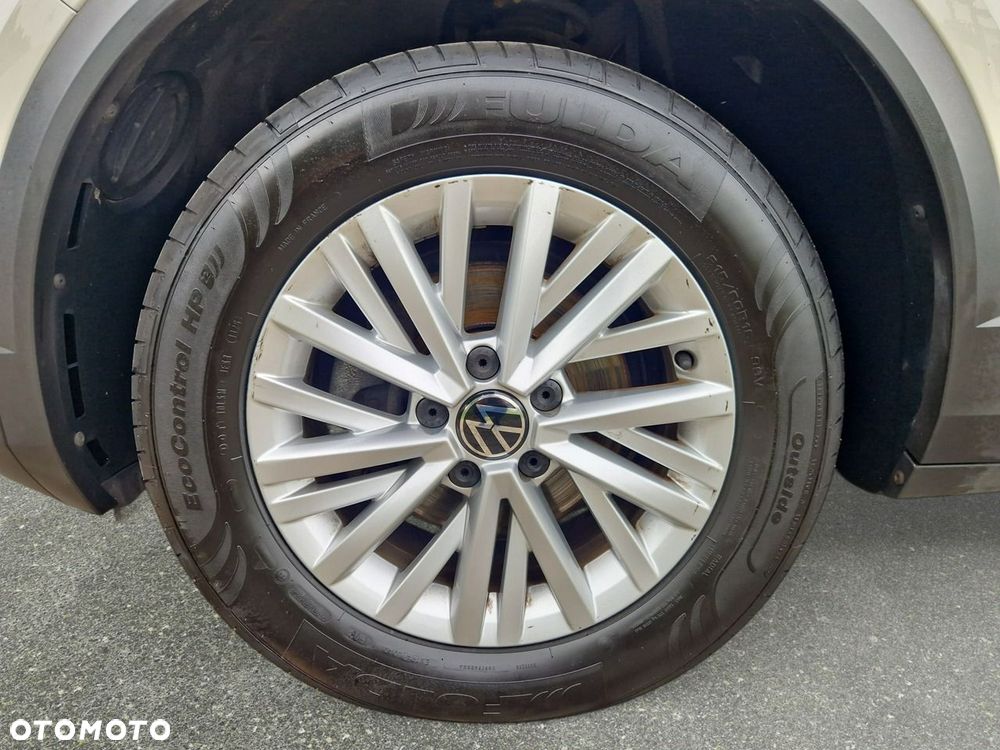 Volkswagen T-Roc - 9