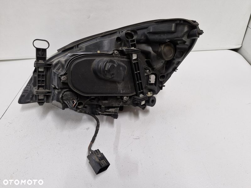 volvo s60 2 ii lampa prawy przód prawa przednia reflektor xenon ksenon uk 31299993 - 8