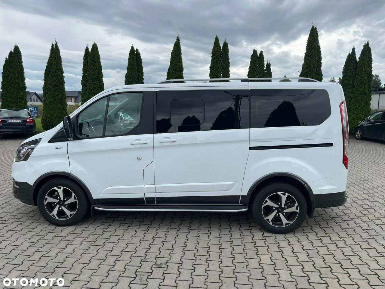 Ford Tourneo Custom - 2