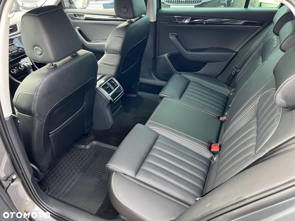 Skoda Superb 2.0 TDI SCR L&K DSG - 11