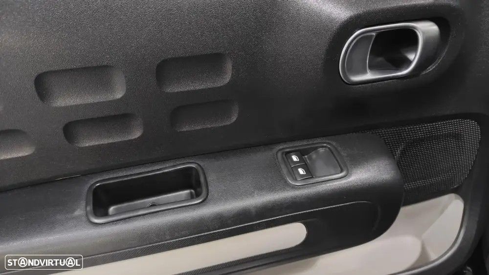 Citroën C3 1.2 PureTech Shine - 28