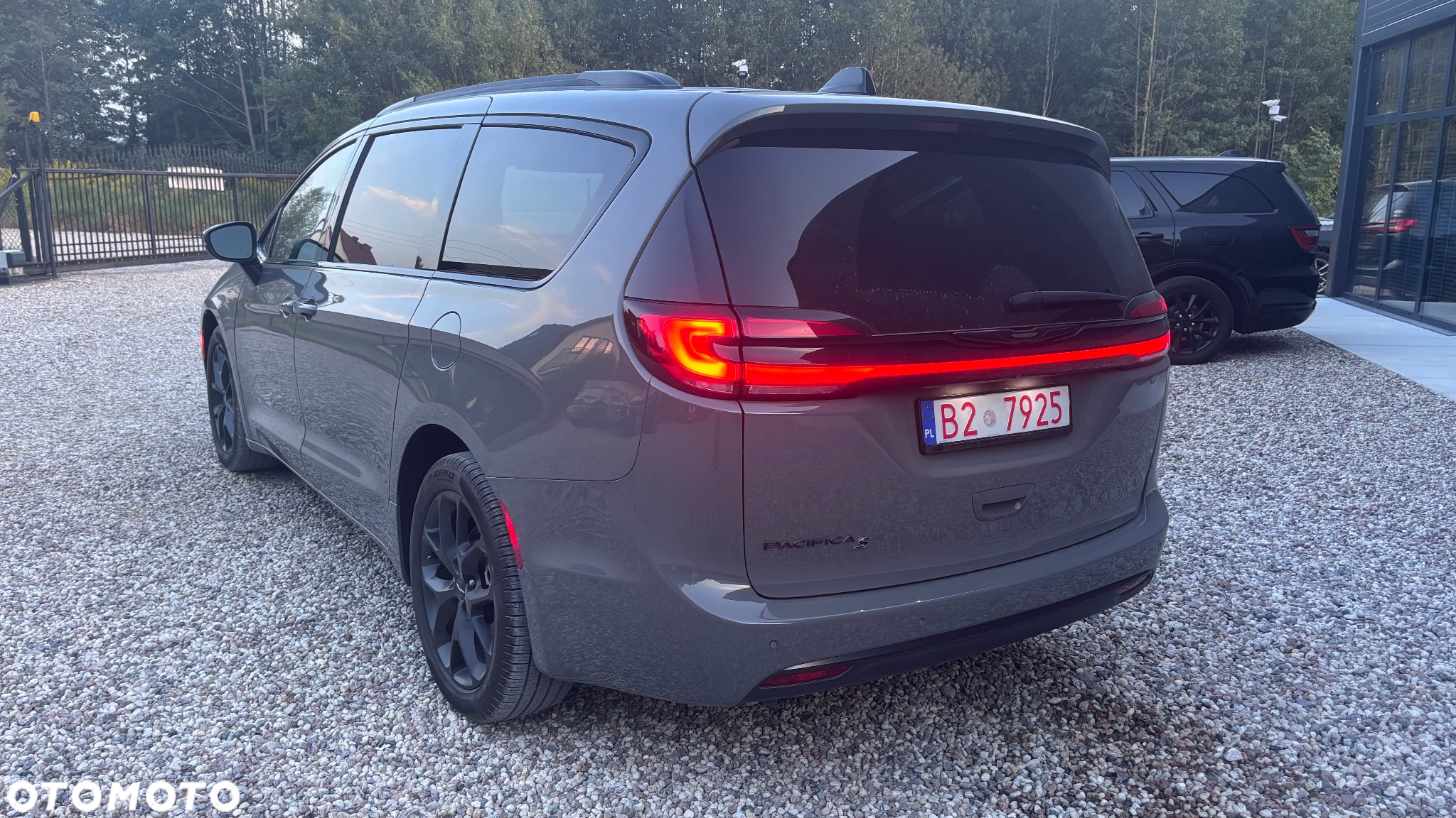 Chrysler Pacifica - 6