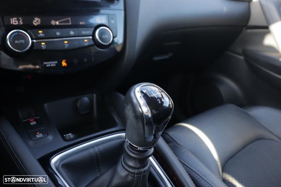 Nissan Qashqai 1.5 dCi N-Connecta 18 - 20