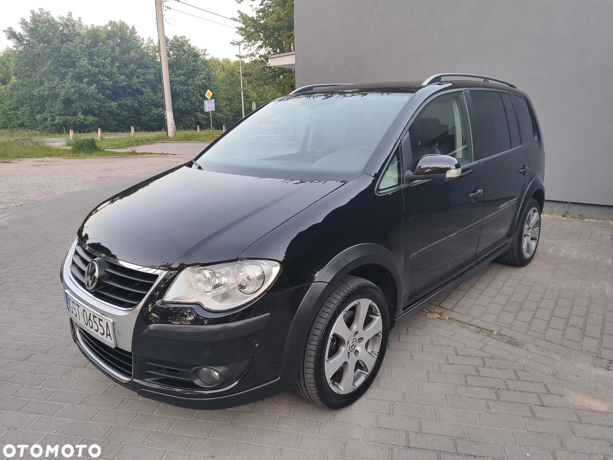 Volkswagen Touran 2.0 TDI DPF DSG Cross - 3