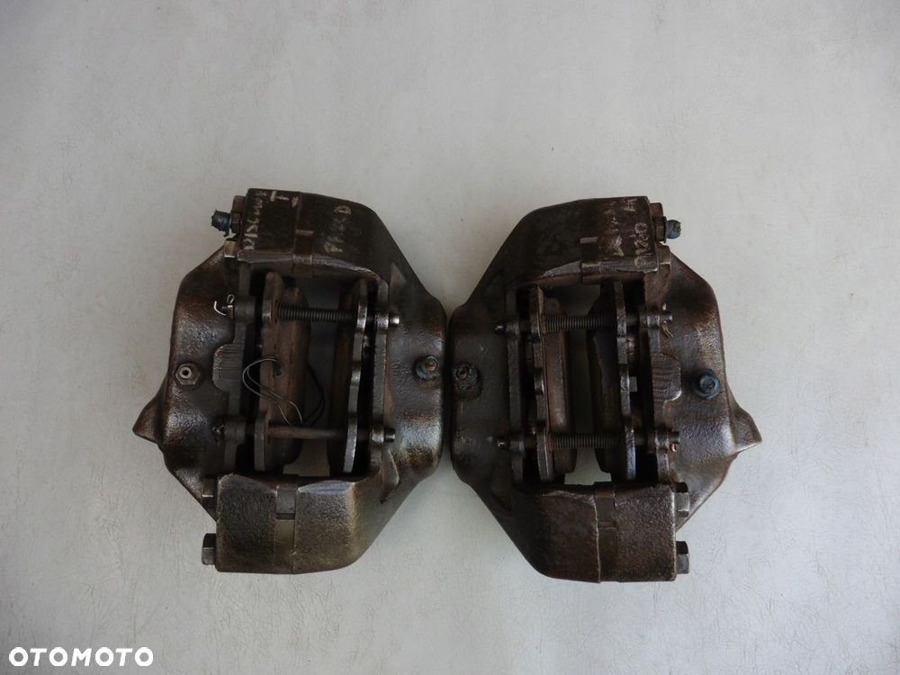 ZACISK HAMULCOWY LEWY PRZÓD KLOCKI LAND ROVER DISCOVERY I - 1