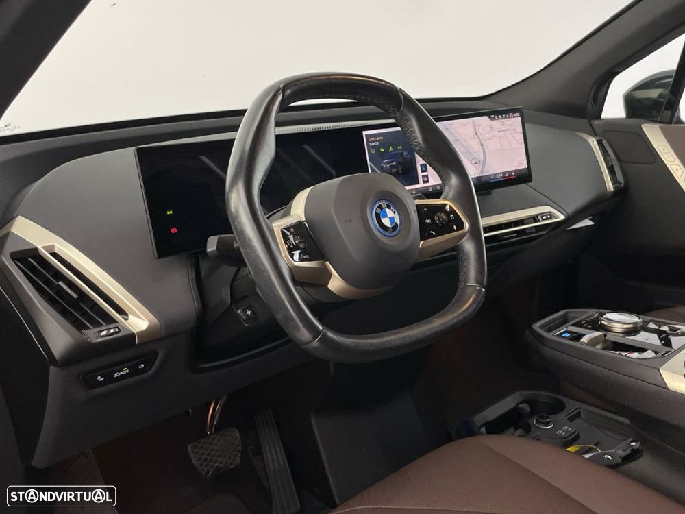 BMW iX xDrive 40 - 17