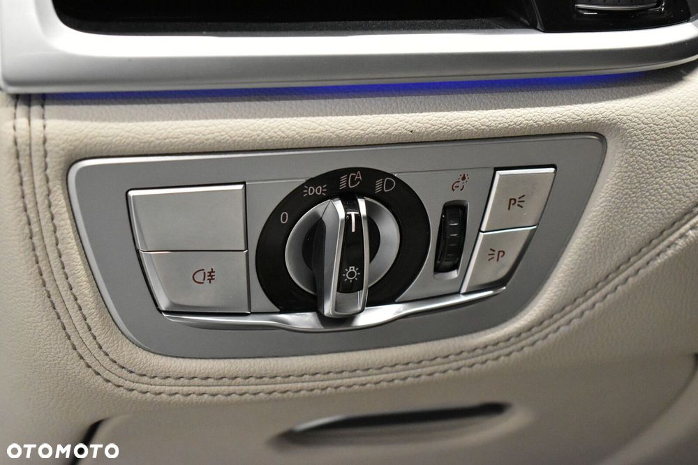 BMW Seria 7 - 13