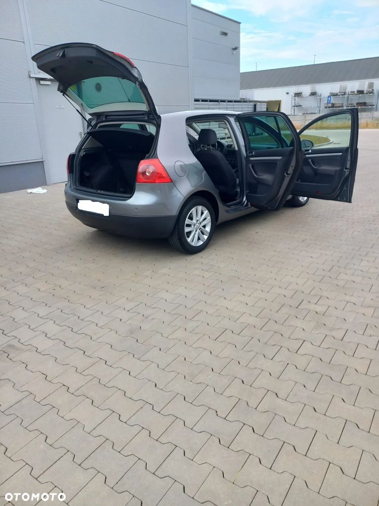 Volkswagen Golf 1.9 TDI DPF United BlueMotion - 21
