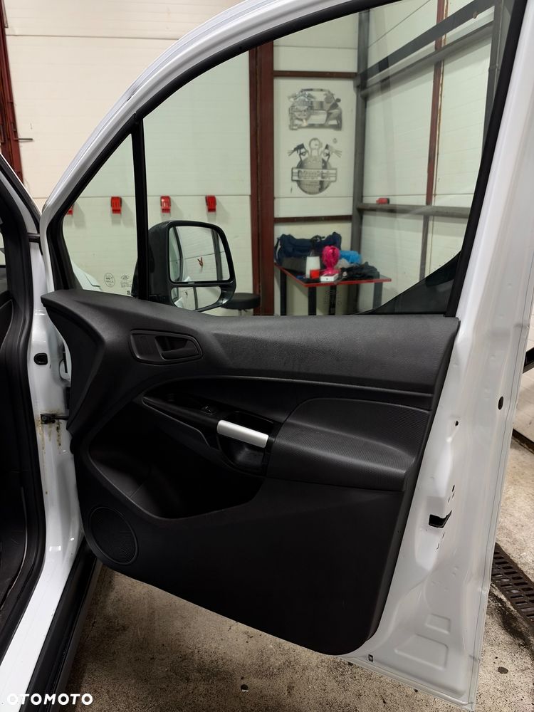 Ford Transit Connect - 13