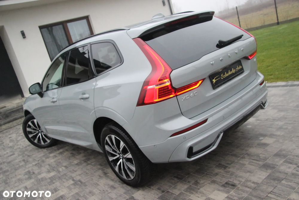 Volvo XC 60 B4 D Plus Dark - 7