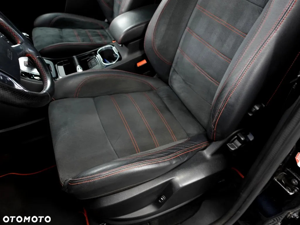 Ford S-Max - 13