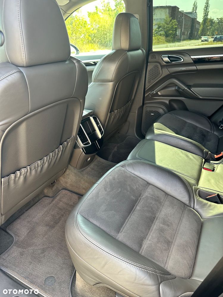 Porsche Cayenne Diesel Platinum Edition - 12