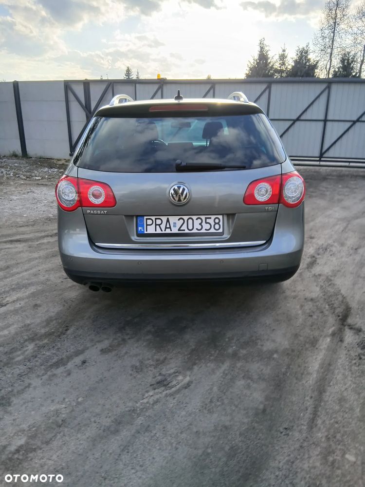 Volkswagen Passat 2.0 TDI DPF BlueMotion Technology Comfortline - 5