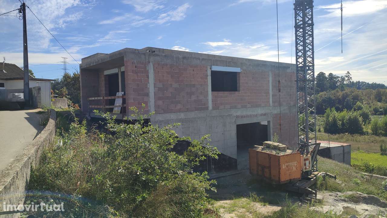 Moradia T3 em estrutura em Fiscal, Amares - Grande imagem: 2/26