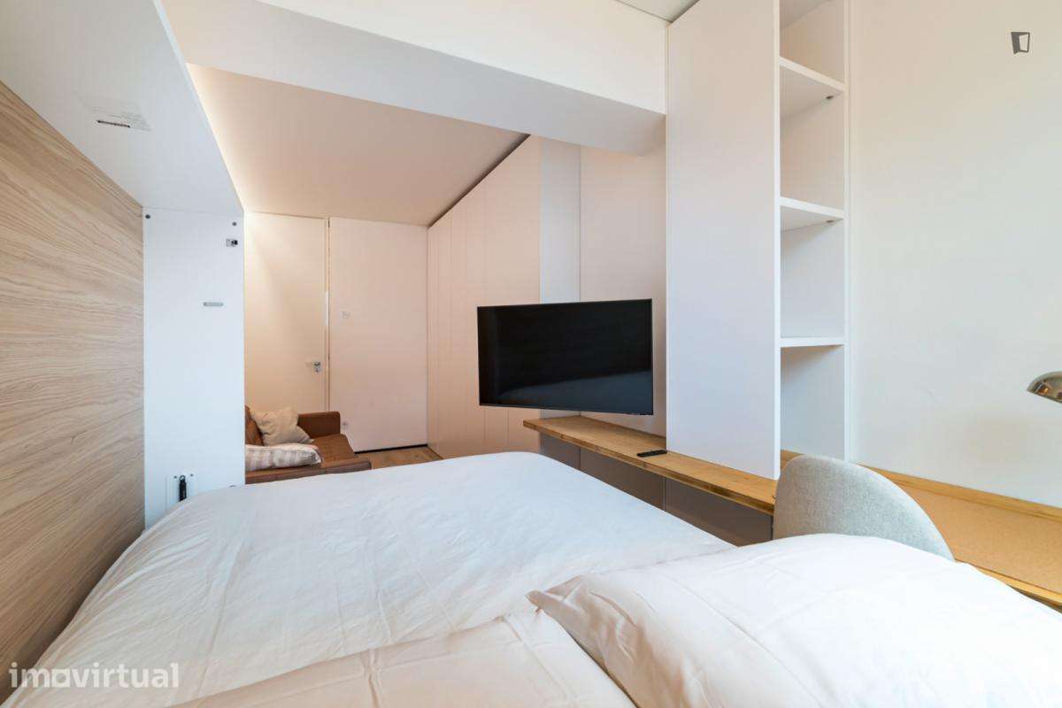 Quarto - localizado em Roma-Areeiro Lisbon - Grande imagem: 5/23