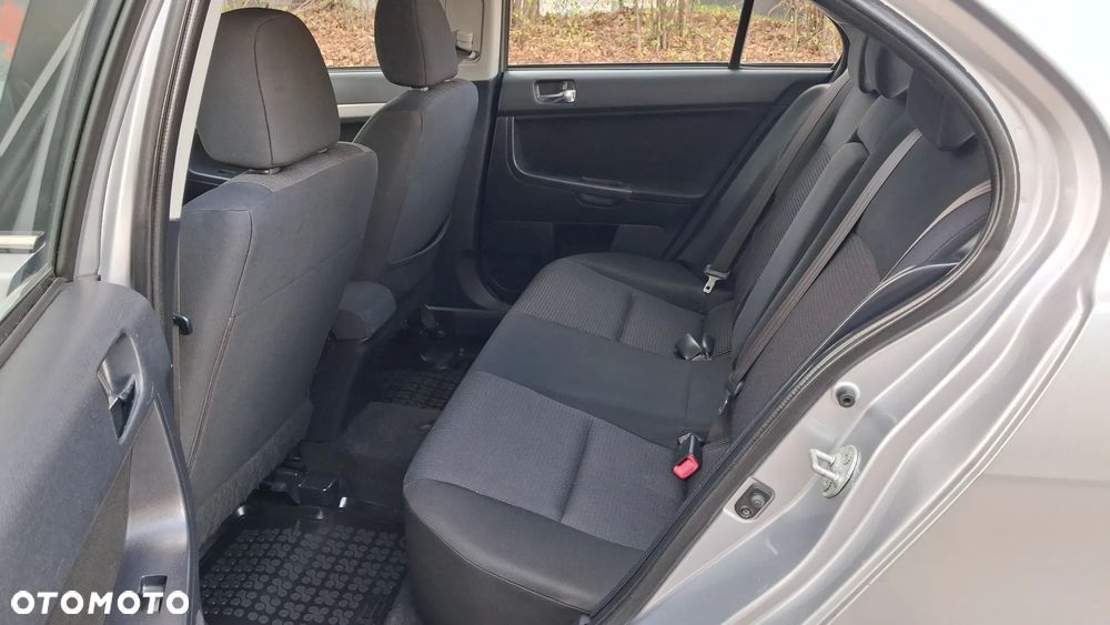 Mitsubishi Lancer - 11