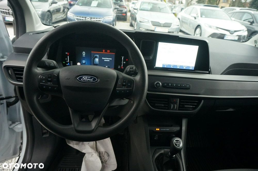 Ford Transit Courier - 15