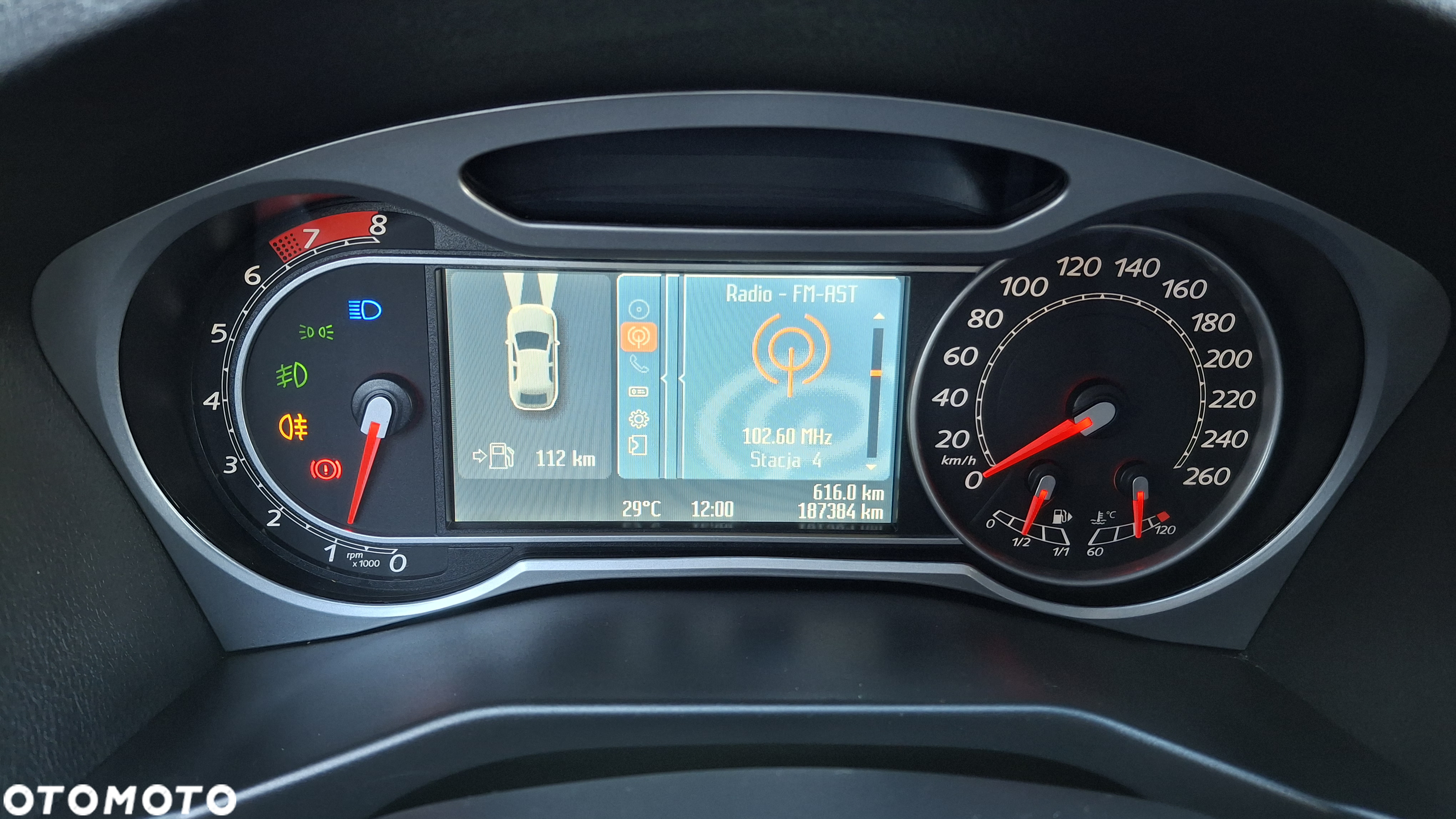 Ford Mondeo - 22