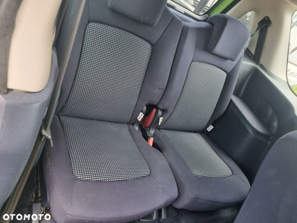 Peugeot 1007 - 14