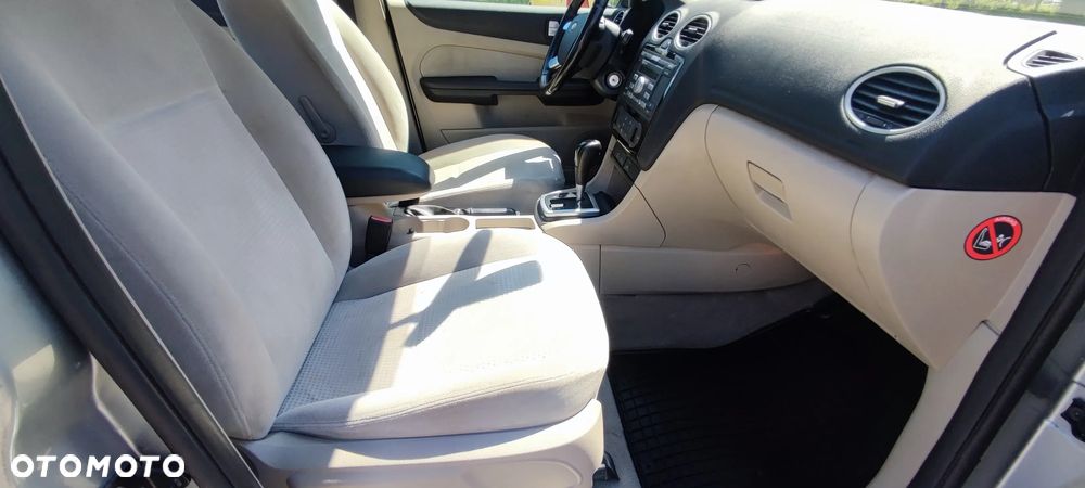 Ford Focus 1.6 16V Ghia - 13