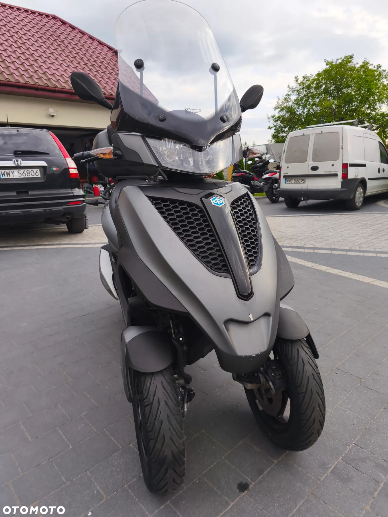 Piaggio MP-3 - 5