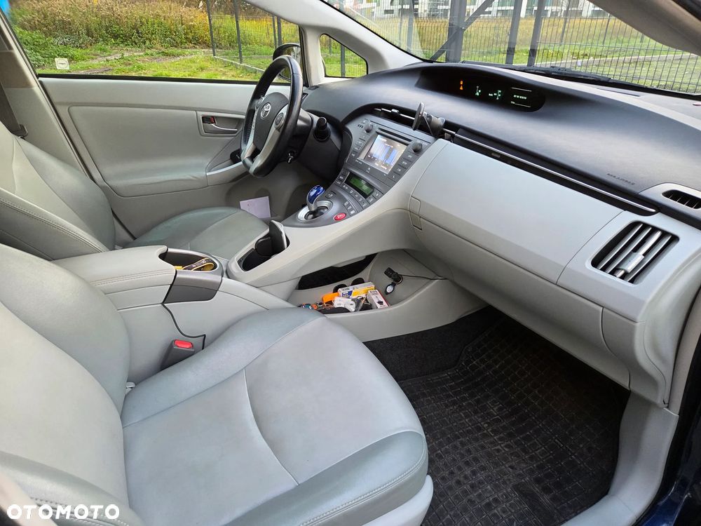 Toyota Prius - 5