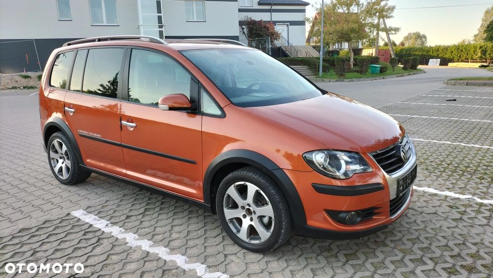 Volkswagen Touran - 9
